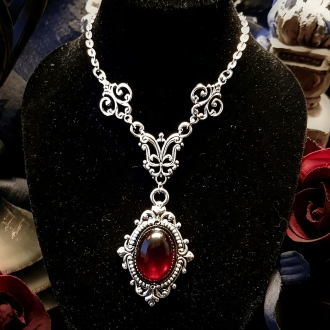 Men'S Victorian Accessories - 뱀파이어 카메오 목걸이, 블러드 카메오, 고딕